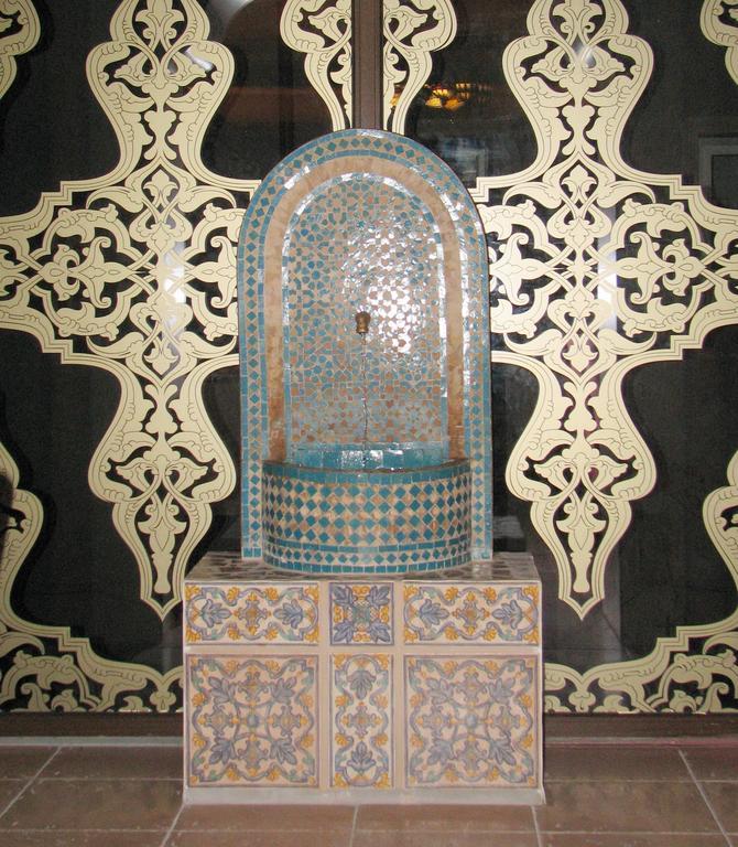 Hotel Piccolo Mondo Bukares Bagian luar foto