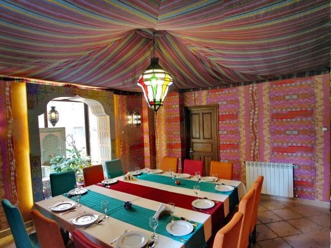 Hotel Piccolo Mondo Bukares Bagian luar foto